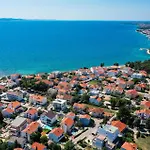Cozy In With Heated Swimming Pool Zadar