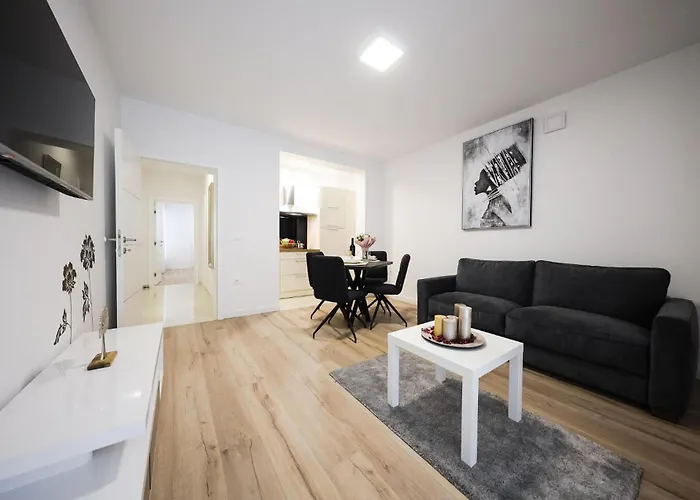1 Bedroom Lovely In Zadar