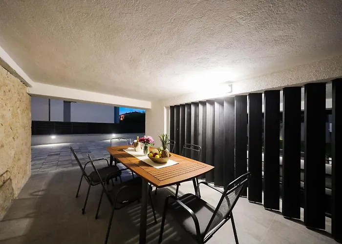 1 Bedroom Lovely In Lägenhet *